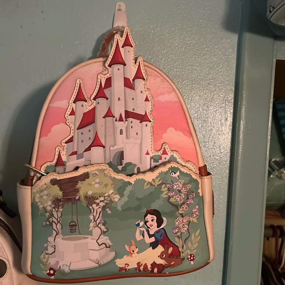 Castle collection Snow White mini backpack Loungefly